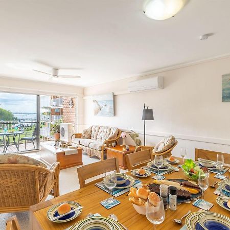 Teramby Court, 10,104 Magnus Street - Unit In Nelson Bay Cbd, With Water Views, Air Con And Wi-Fi Apartment Luaran gambar