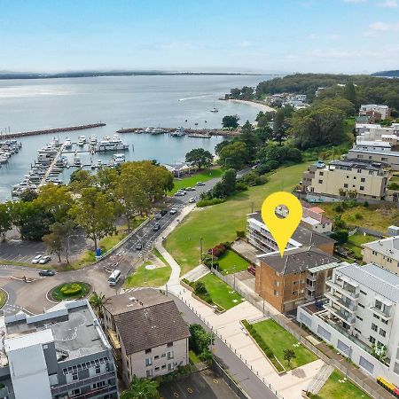 Teramby Court, 10,104 Magnus Street - Unit In Nelson Bay Cbd, With Water Views, Air Con And Wi-Fi Apartment Luaran gambar